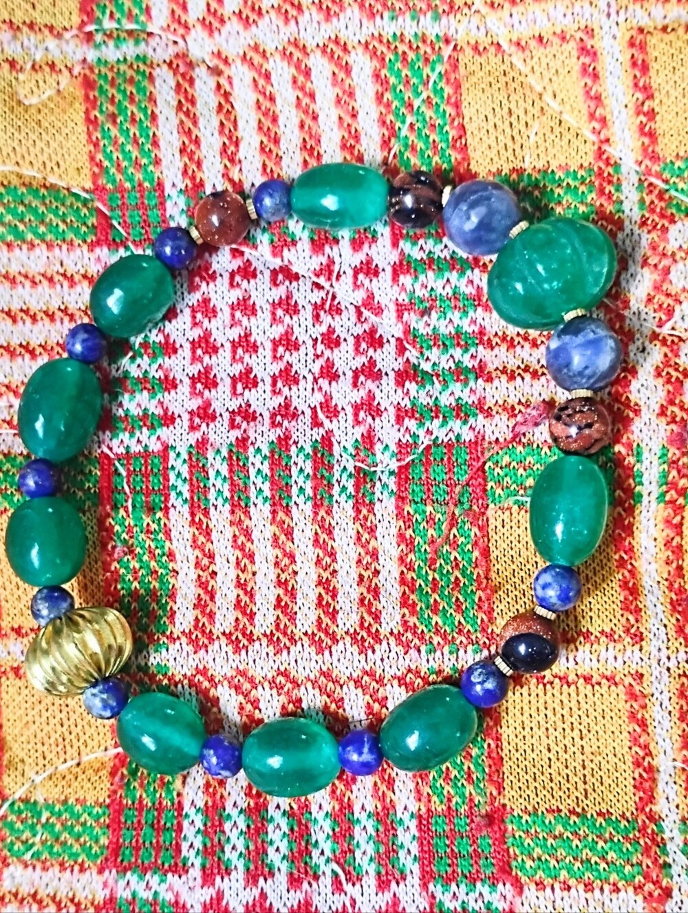 'Thinking Green' Emerald Stretch Bracelet - Picture 3 of 5